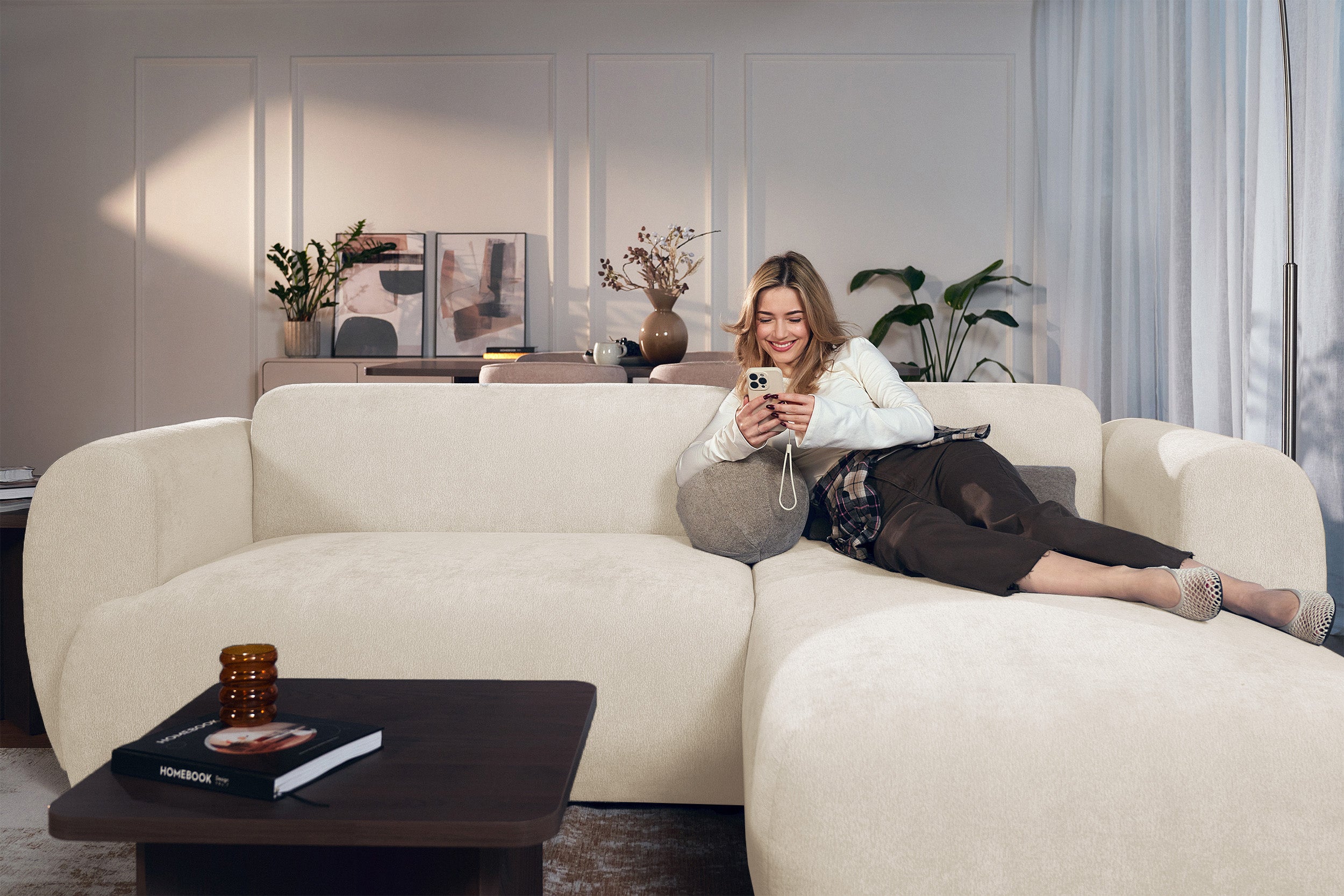 Ecksofa mit Schlaffunktion Emia, L-förmig, rechtsseitig, hellbeige Chenille