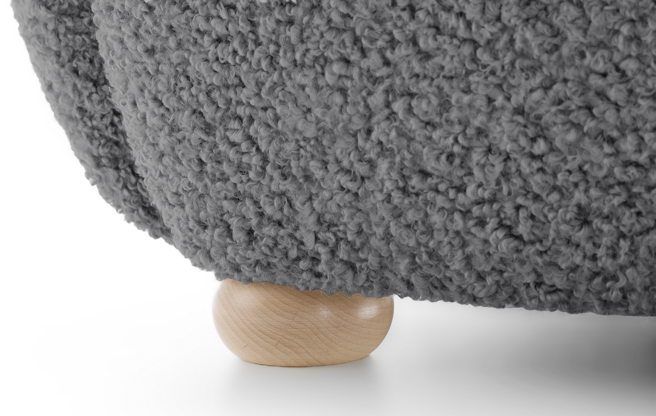 Milele Schalensitzstuhl grau Bouclé Beine aus Buche