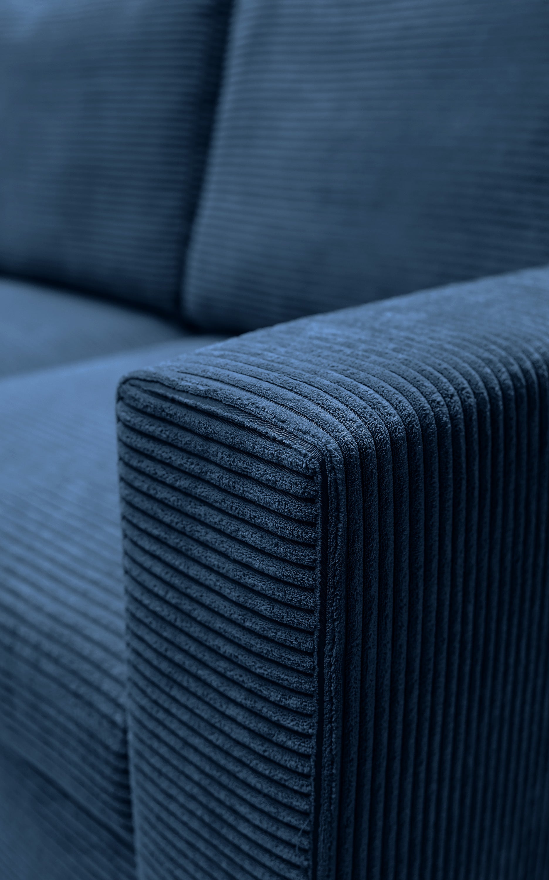 Ecksofa mit Schlaffunktion Nalika, L-förmig, mit Stauraum, dunkelblauer Cordstoff, linksseitig
