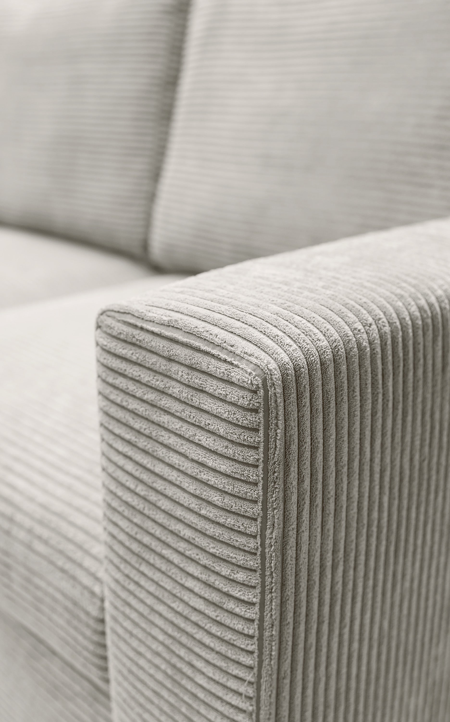 Ecksofa mit Schlaffunktion Nalika, L-förmig, mit Stauraum, hellbeiger Cord, linksseitig