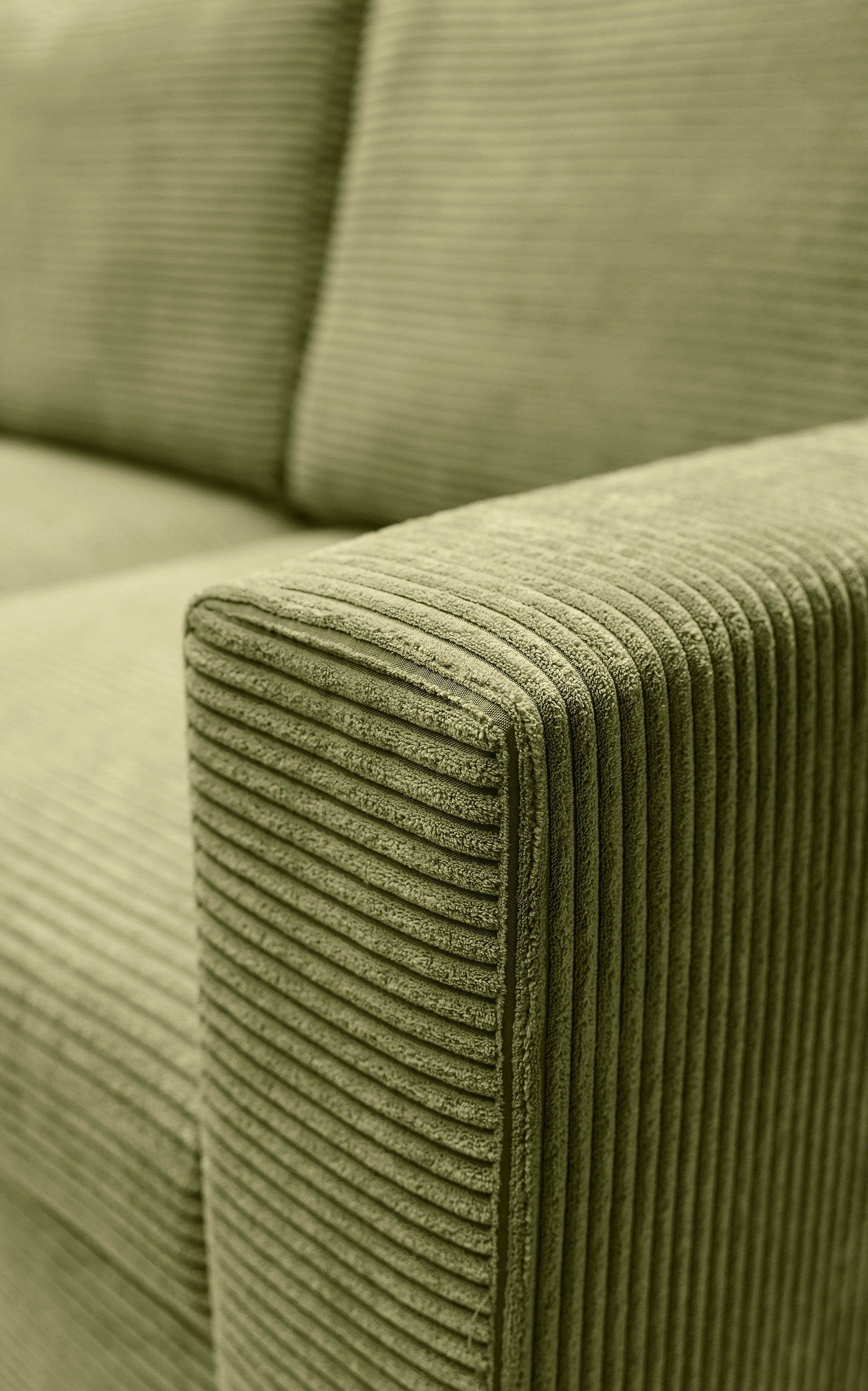 Ecksofa mit Schlaffunktion Nalika, L-förmig, mit Stauraum, pistaziengrüner Cordstoff, linksseitig