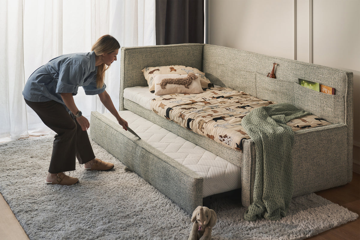 Jugendbett 90x200 cm Nesmi, links ausziehbar, mit Matratzen Salbeigrün Geflecht