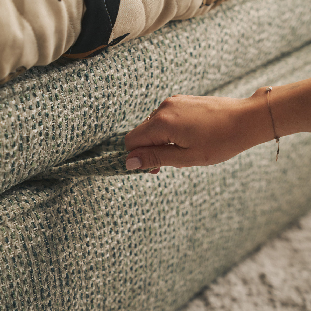 Jugendbett 90x200 cm Nesmi links mit Stauraum Salbeigrün Geflecht