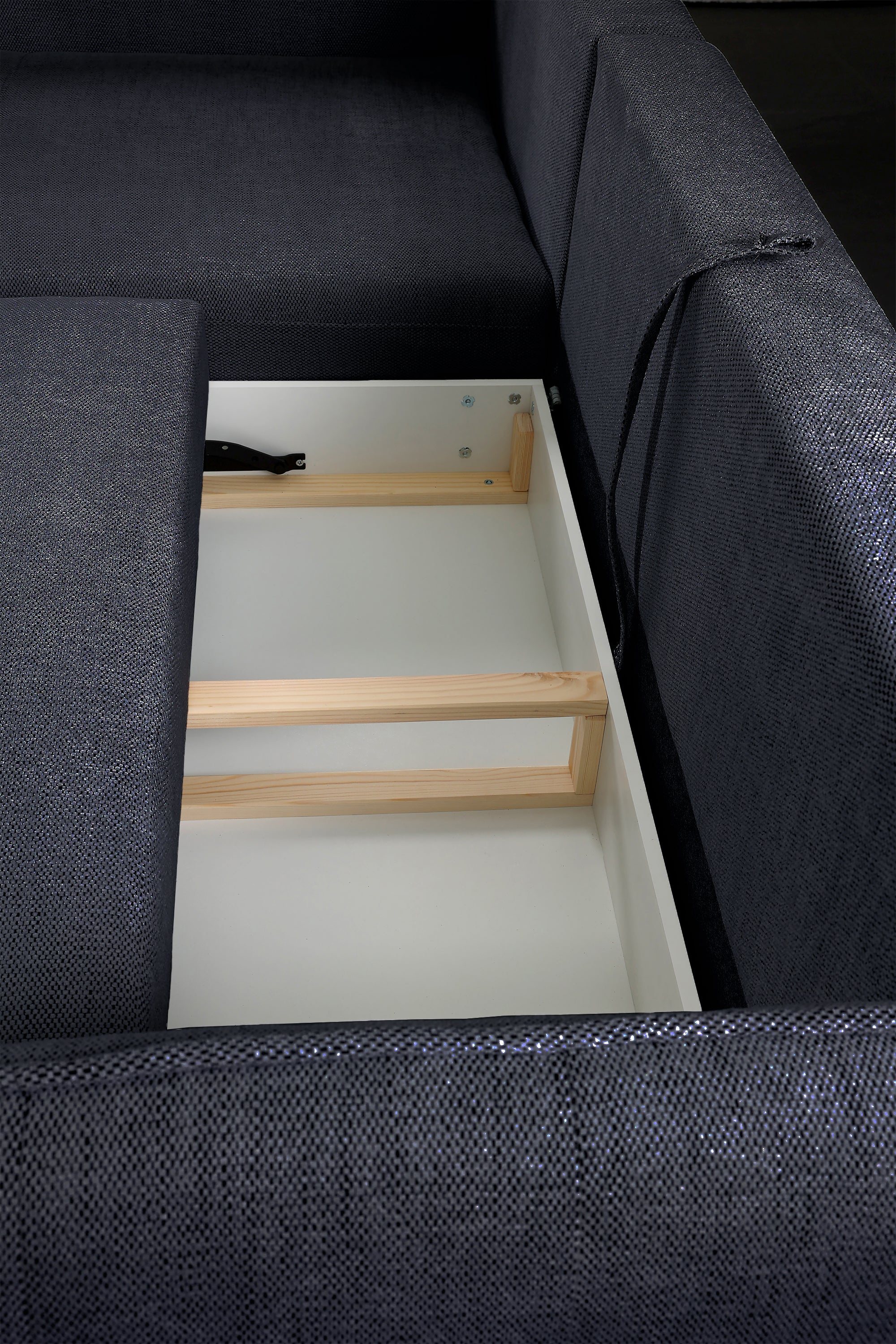 Ecksofa mit Schlaffunktion Oblivio Mini, L-förmig, linksseitig, mit Stauraum, marineblaue Flechtoptik