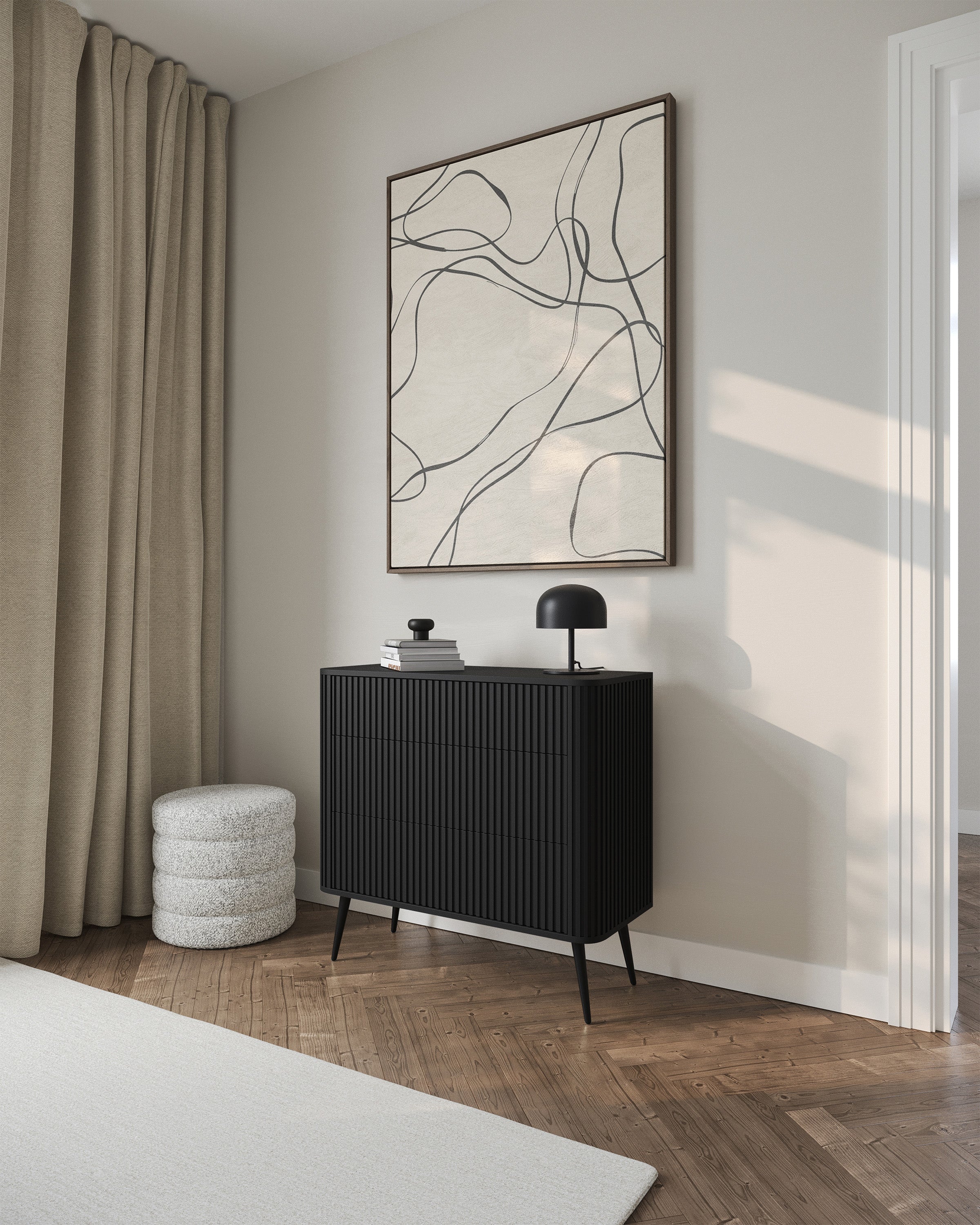 Kommode Ovarlo mit Fräsungen und drei Schubladen, 93 cm, schwarz mit schwarzen Beinen