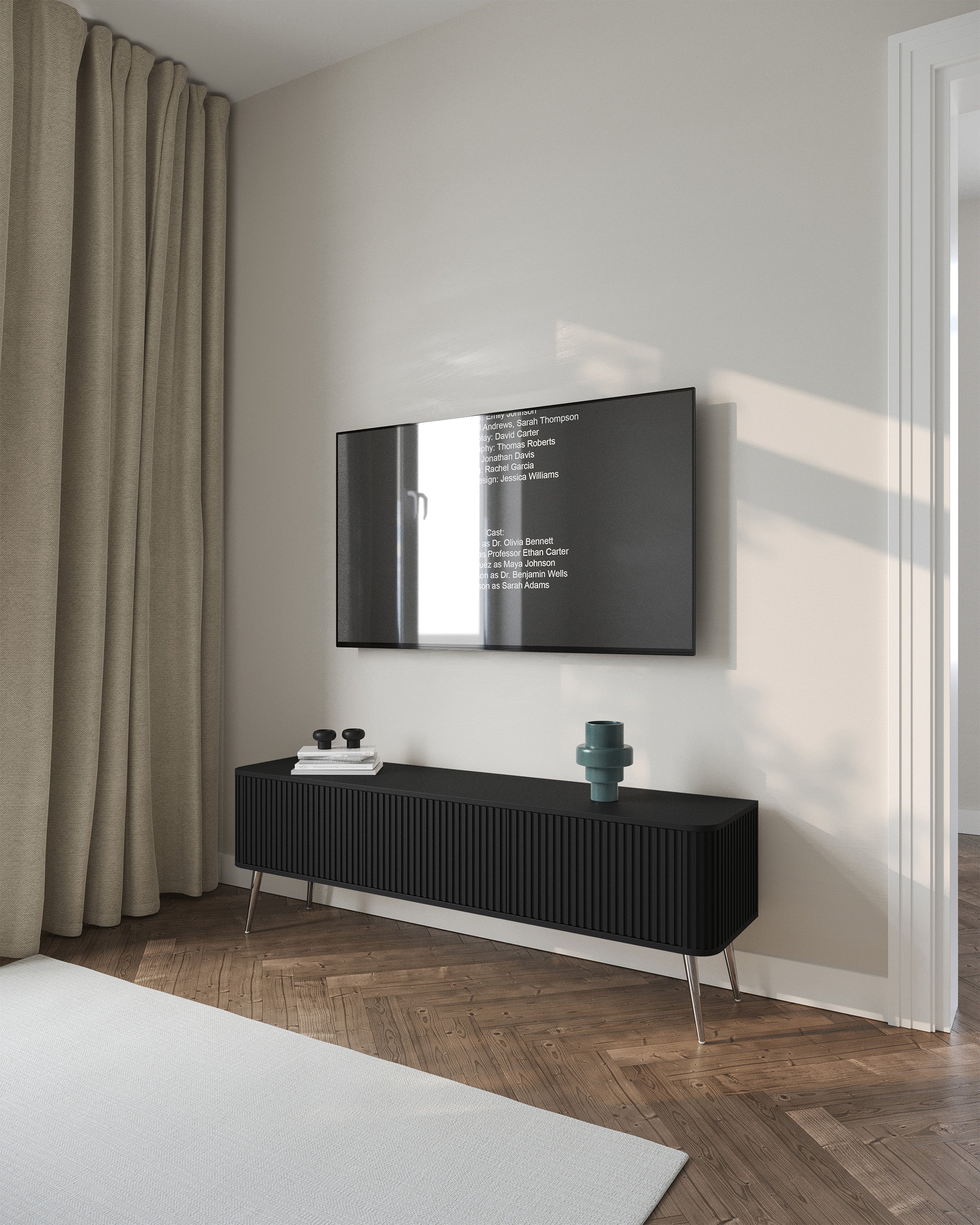 TV-Schrank Ovarlo mit Rillen, dreitürig, 163 cm, schwarz mit silbernen Beinen