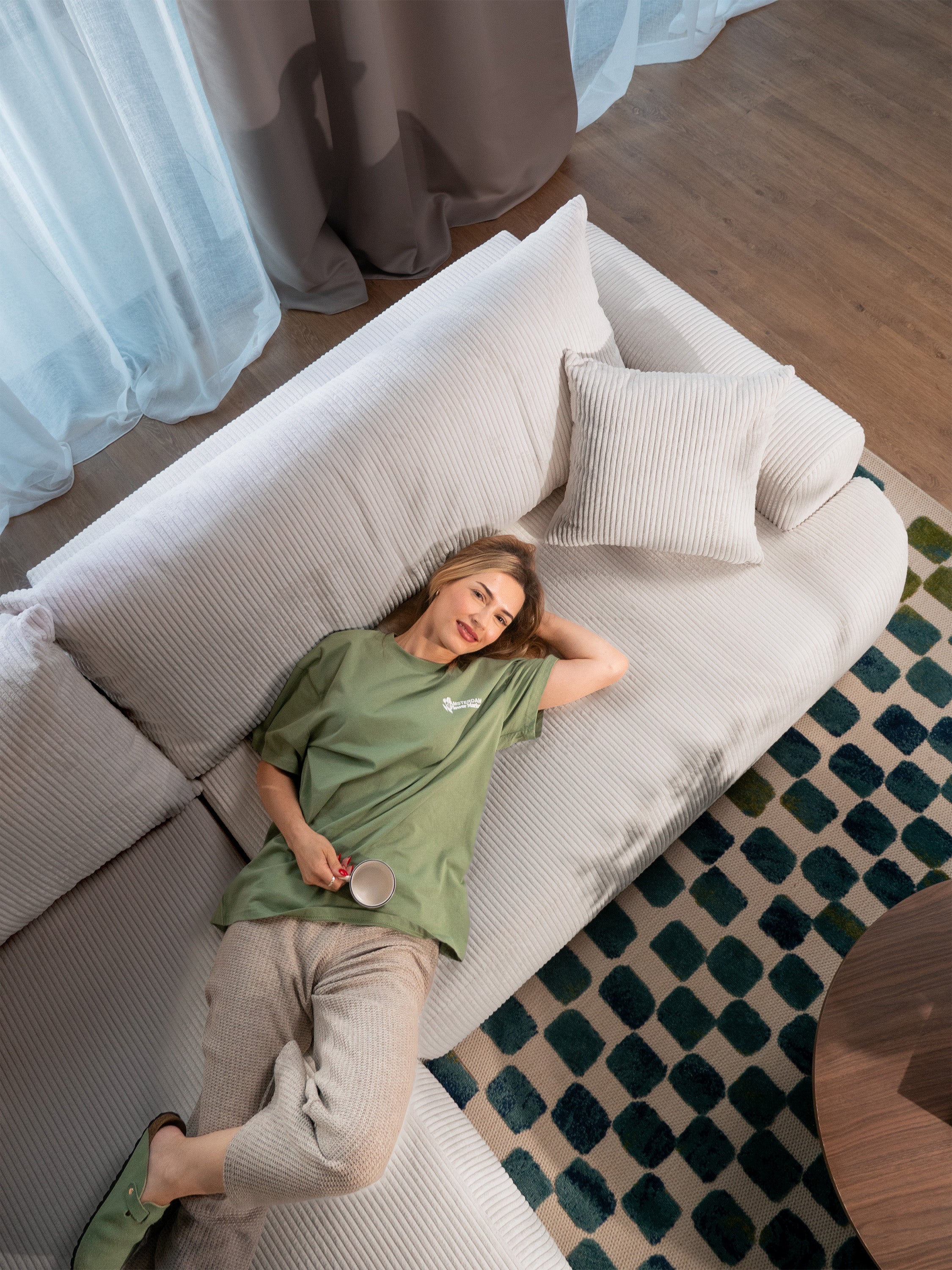 Ecksofa mit Schlaffunktion Ovo Cord, L-förmig, linksseitig, mit Stauraum, weißer Cordstoff