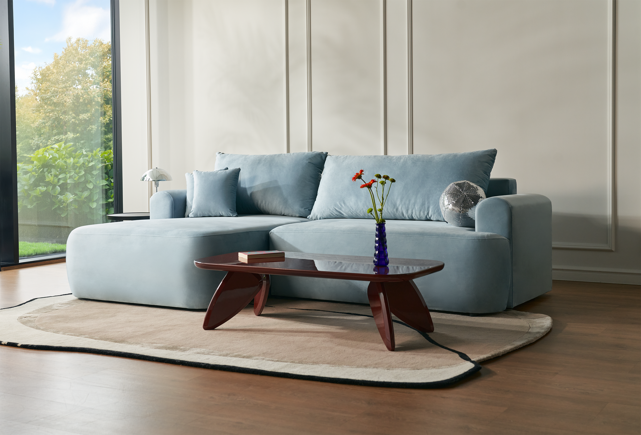 Ecksofa mit Schlaffunktion Ovo, L-förmig, linke Seite, mit Stauraum, hellblauer hydrophober Samt