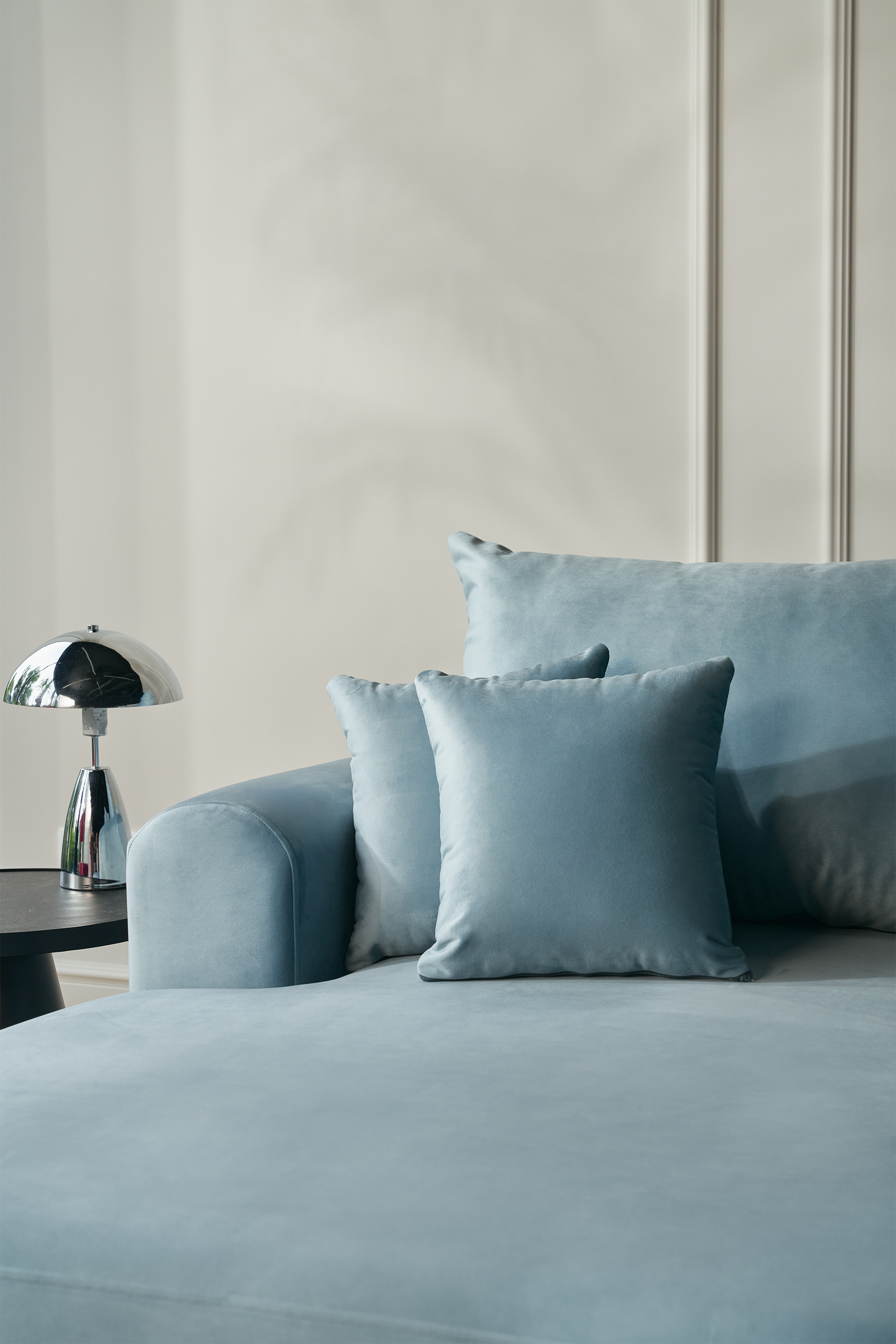 Ecksofa mit Schlaffunktion Ovo, L-förmig, linke Seite, mit Stauraum, hellblauer hydrophober Samt