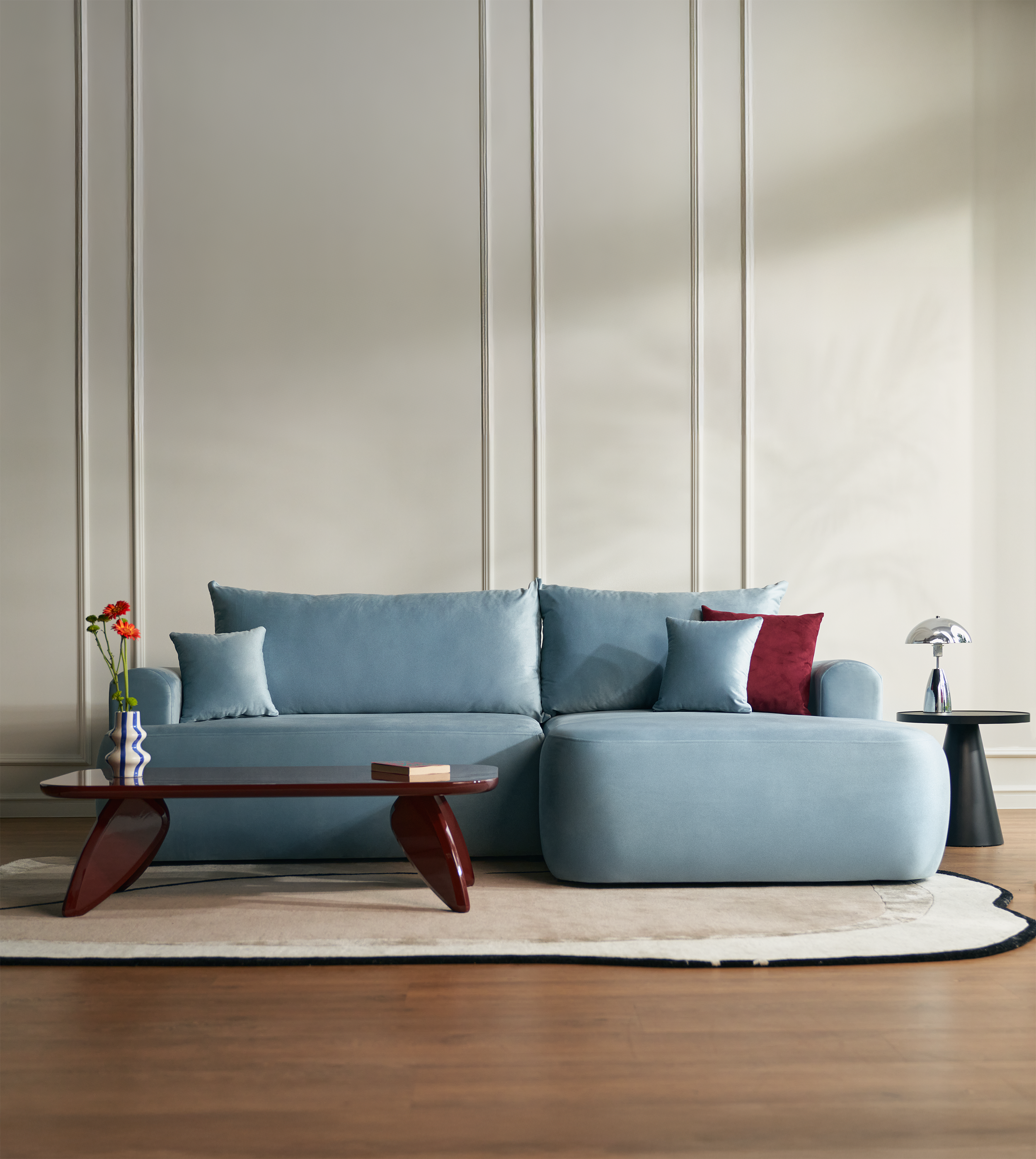 Ovo Ecksofa mit Schlaffunktion, L-Form, rechtsseitig, mit Stauraum, hellblauer hydrophober Samt