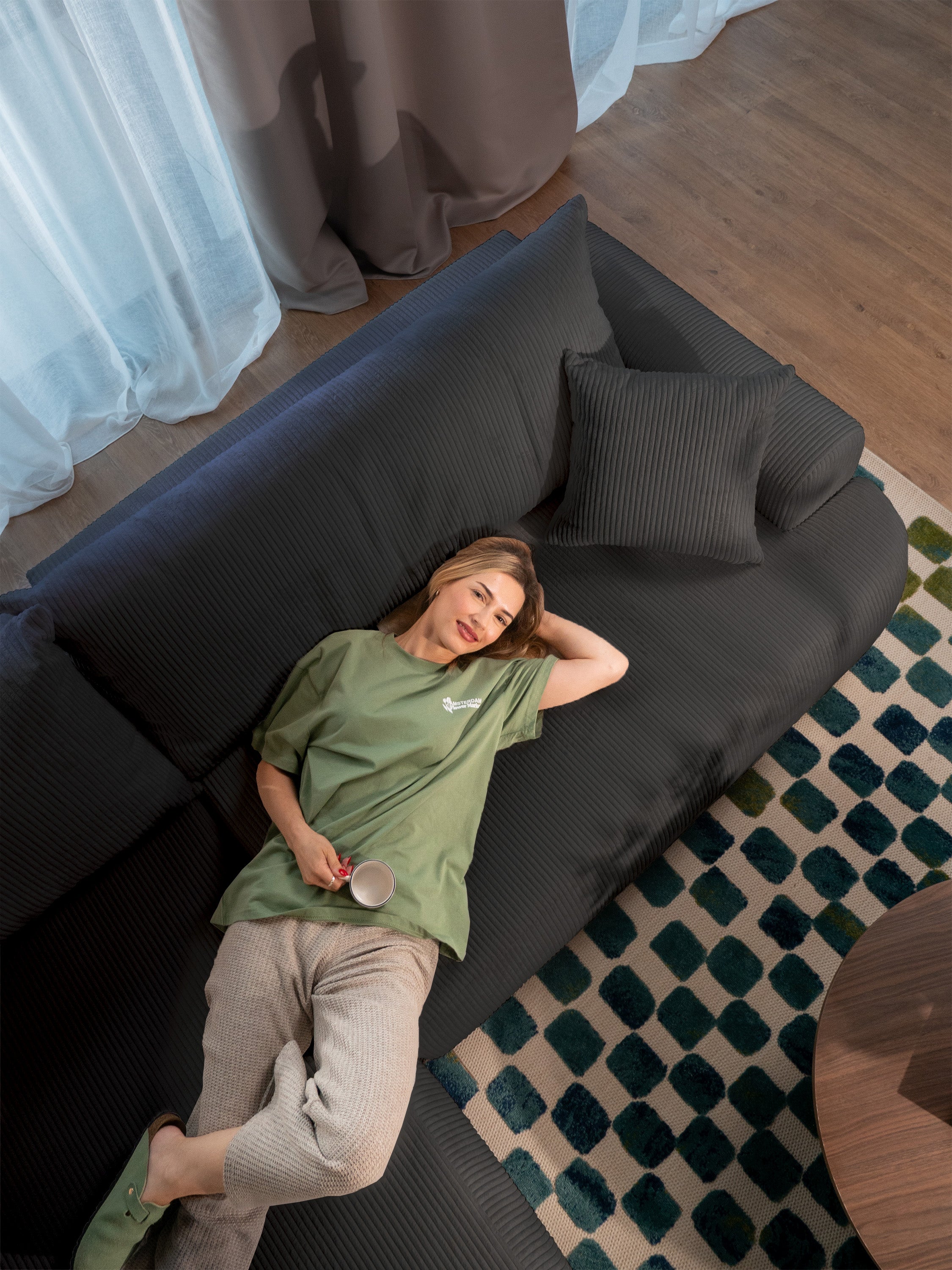 Ecksofa mit Schlaffunktion Ovo Cord, L-förmig, linksseitig, mit Stauraum, dunkelgrauer Cordstoff