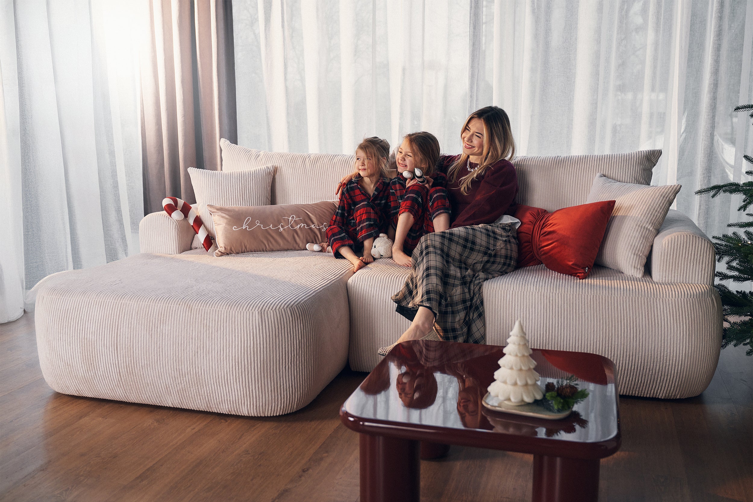 Ecksofa mit Schlaffunktion Ovo Cord, L-förmig, linksseitig, mit Stauraum, weißer Cordstoff