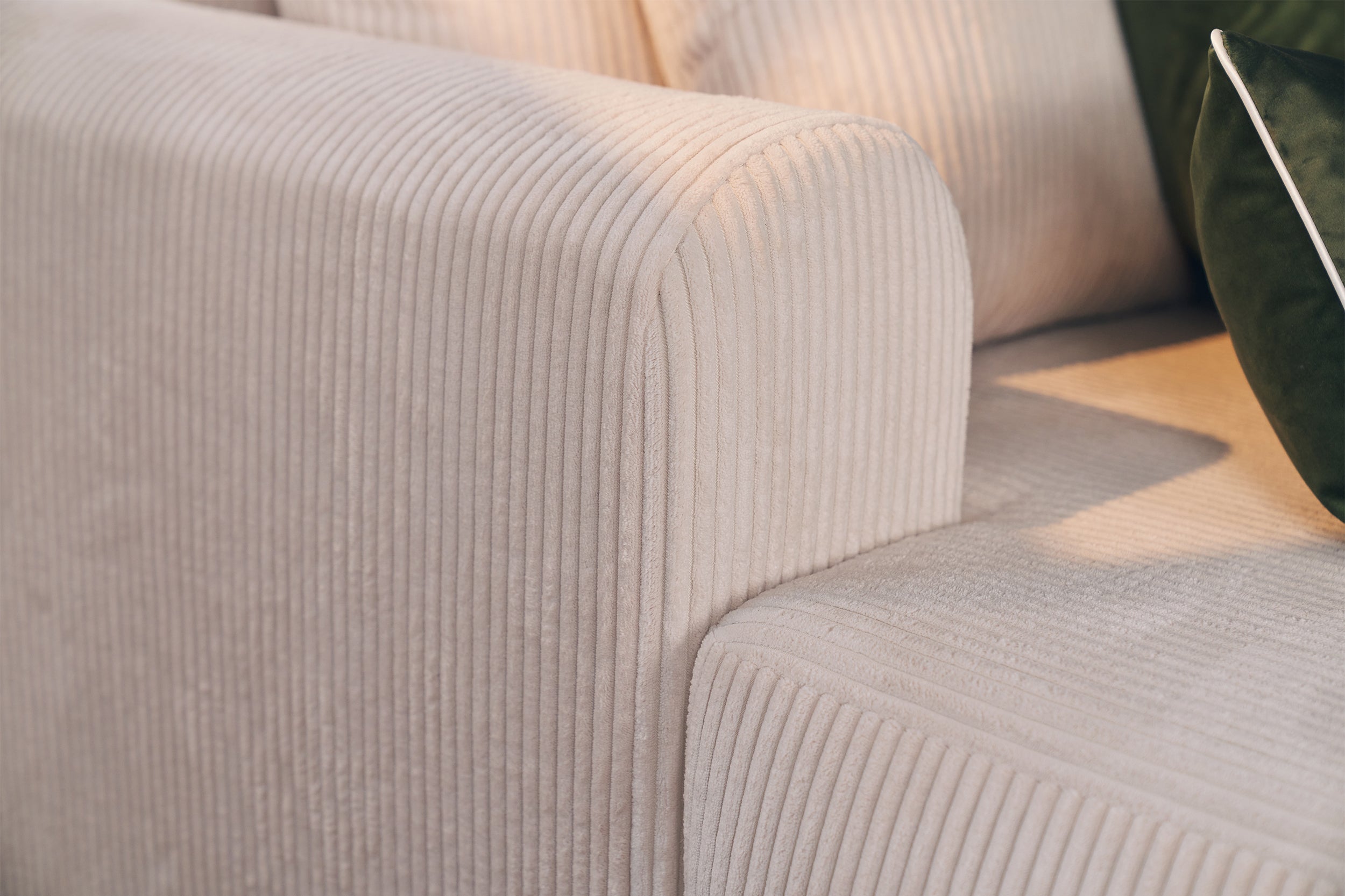 Ecksofa mit Schlaffunktion Ovo Cord, L-förmig, linksseitig, mit Stauraum, weißer Cordstoff
