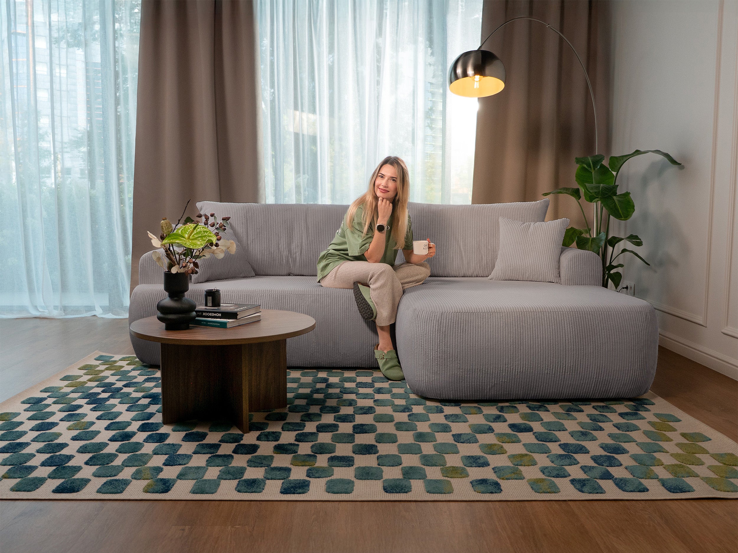 Ecksofa mit Schlafunktion Ovo Cord, L-förmig, rechtsseitig, mit Stauraum, hellgrauer Cordstoff