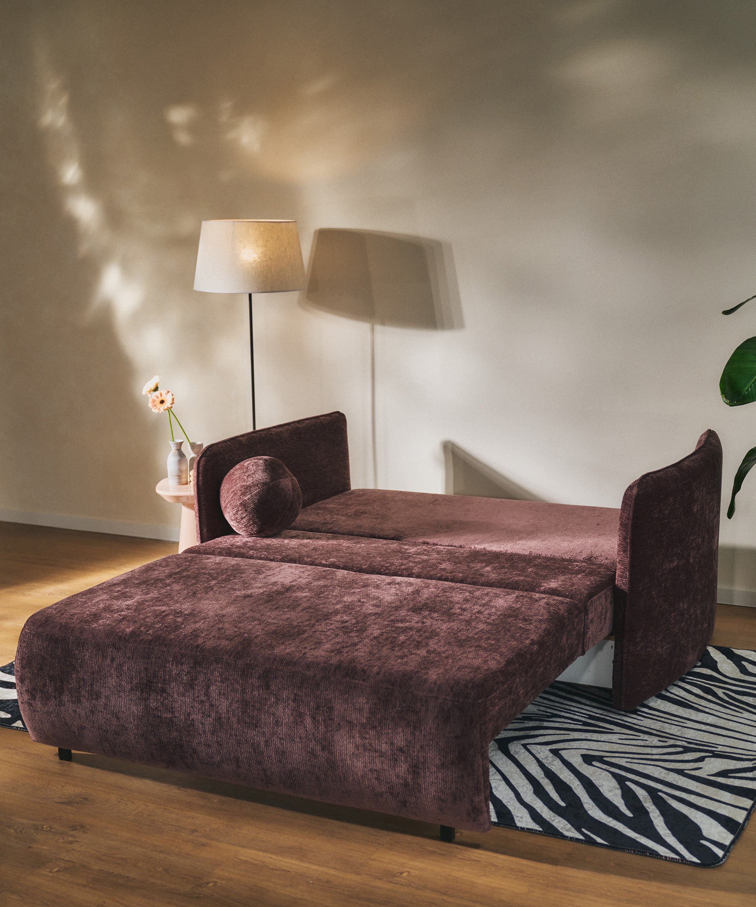 Ausziehbares Zweisitzer-Sofa Paxi 165 cm mit Stauraum, Pflaumenfarbener Chenillestoff