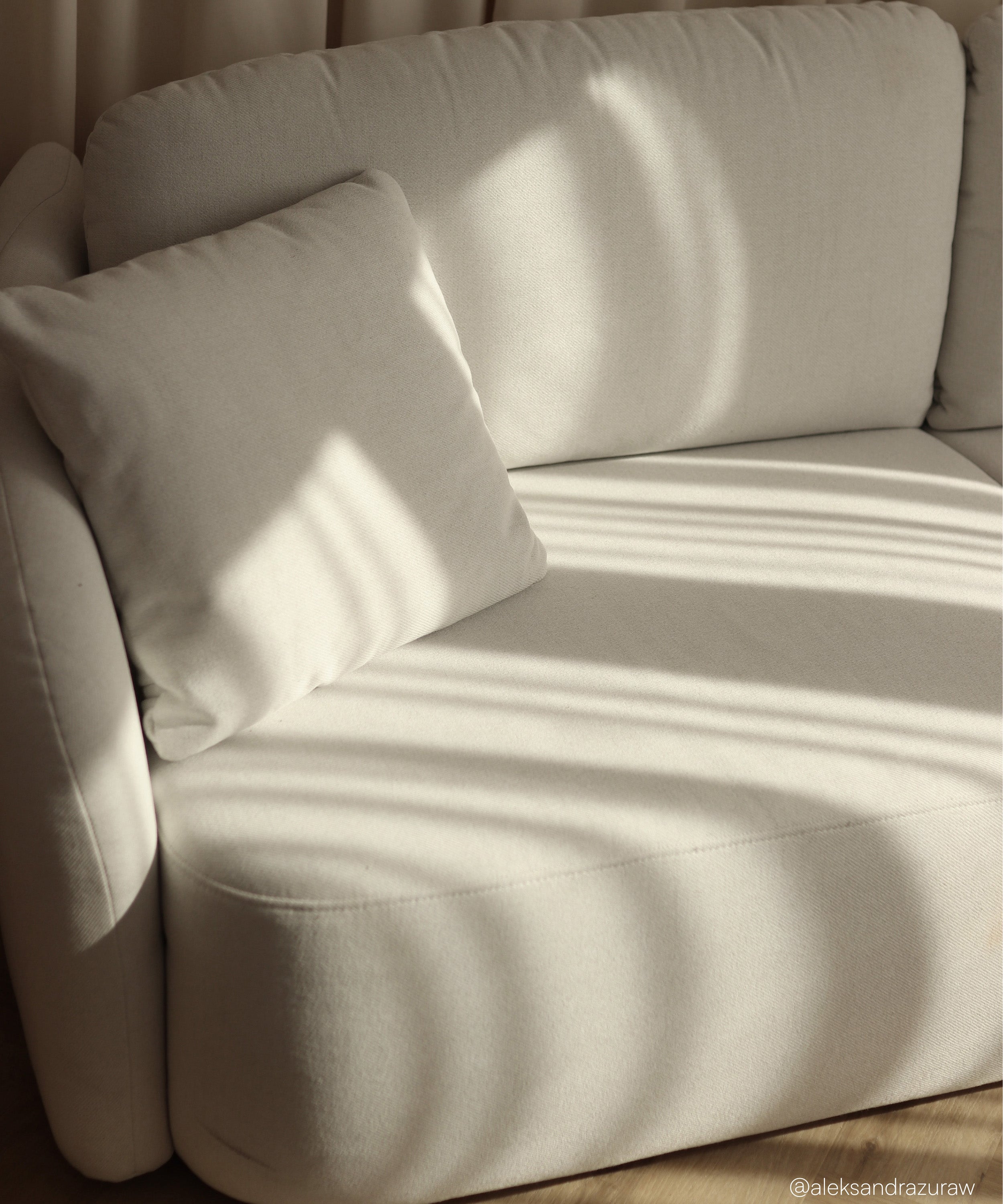 Dreisitziges ausklappbares Sofa Savoy mit Stauraum, cremefarbene Flechtung
