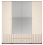 Vier­türiger Schrank Caletto 200 cm mit zwei Schubladen und Spiegel, dekorative Lamellen, beige