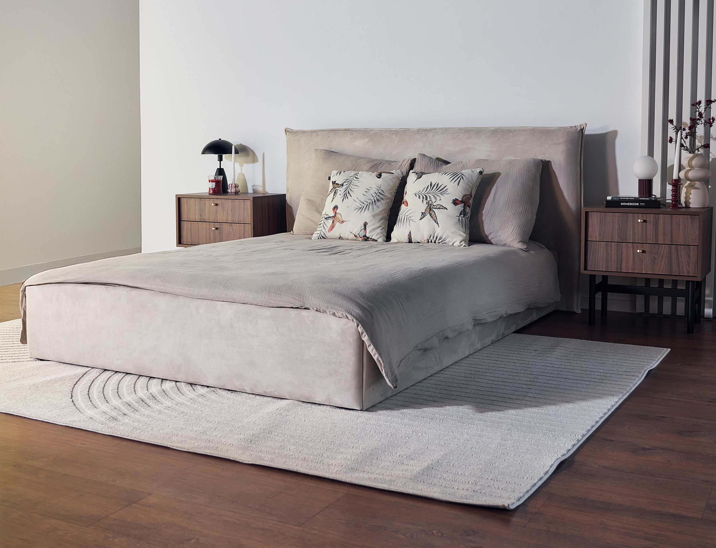 Polsterbett 140x200 cm Softie mit Stauraum, beige, wasserabweisender Samt, Metallrahmen