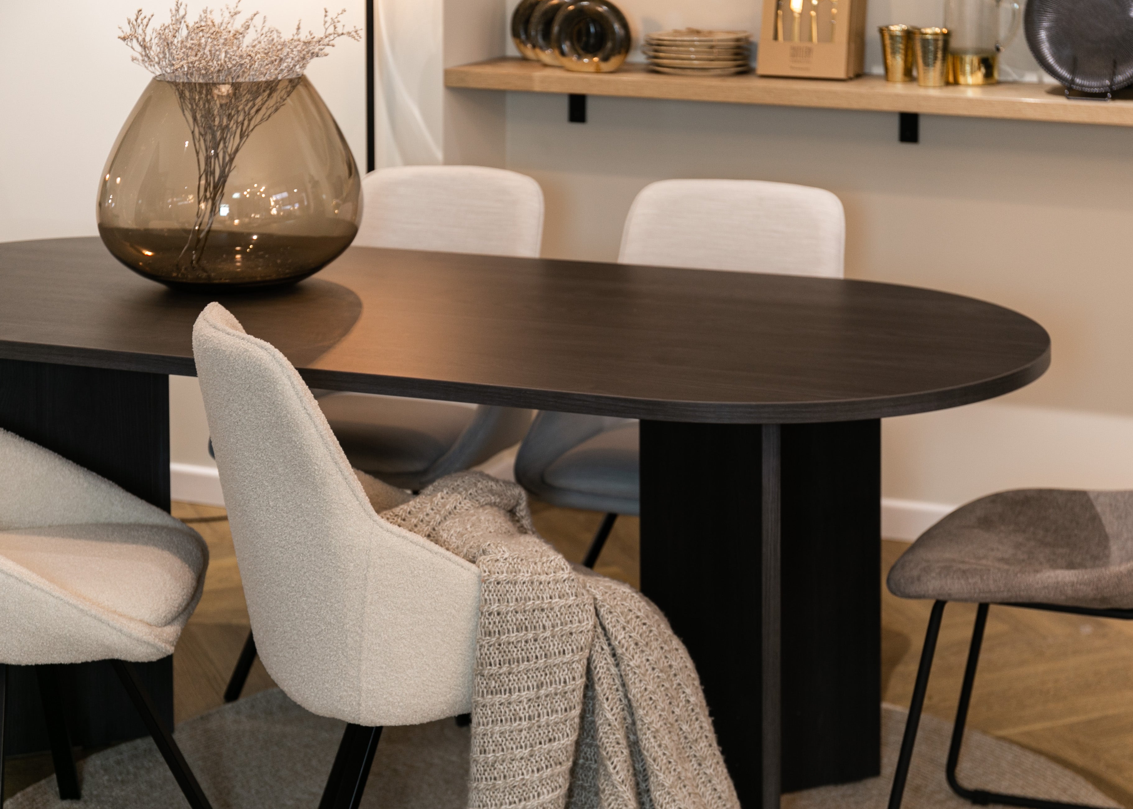 Esstisch Ovo oval 204 cm Esche Portland Schwarz