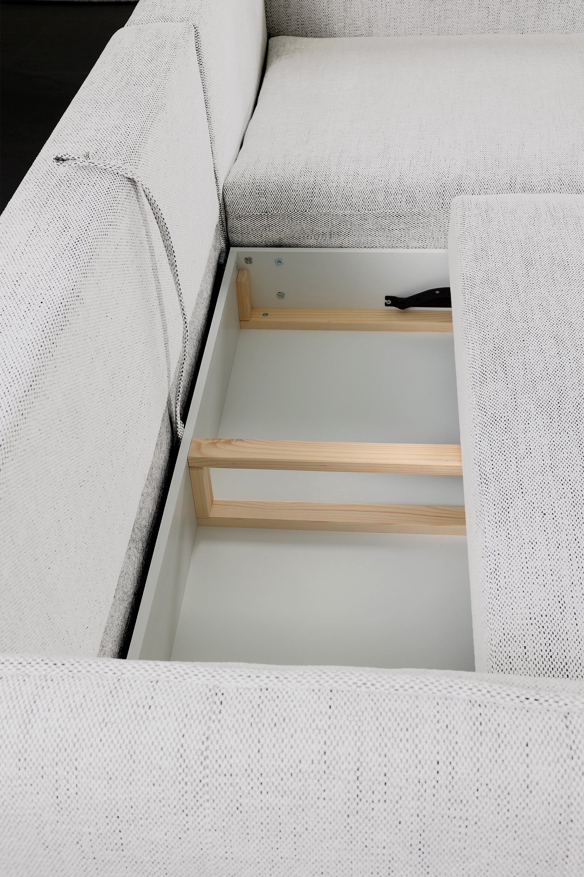 Ecksofa mit Schlaffunktion Oblivio Mini, L-förmig, rechtsseitig, mit Stauraum, weißes Geflecht