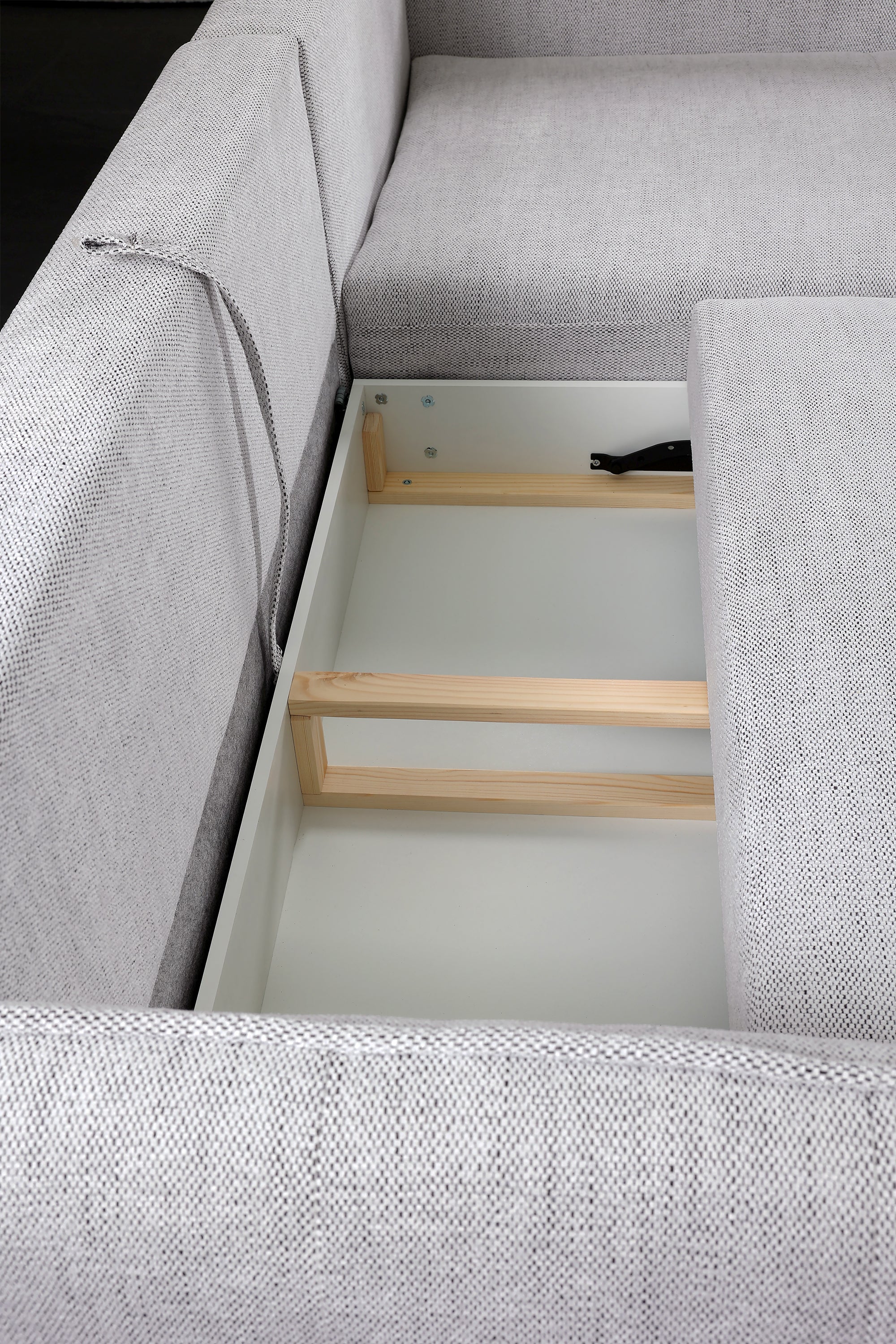 Ecksofa mit Schlaffunktion Oblivio Mini, L-förmig, rechtsseitig, mit Stauraum, hellgrauer Flechtstoff