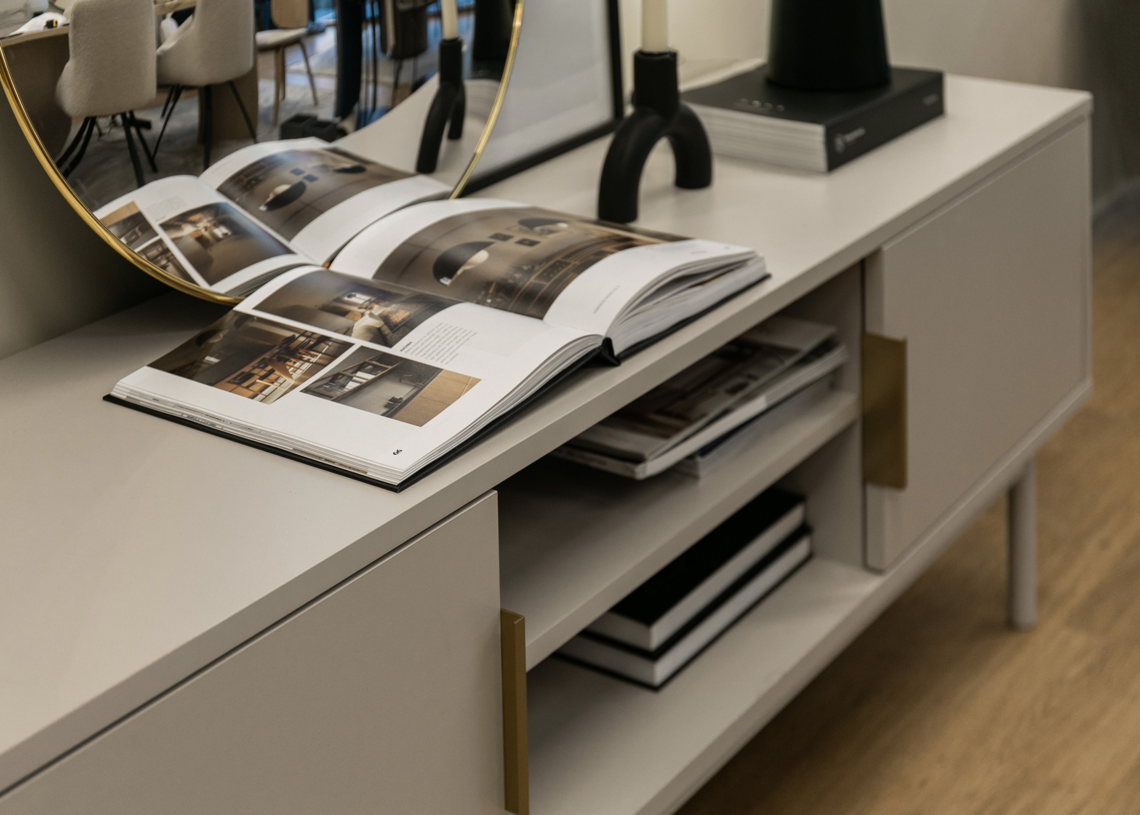 Viviaro TV-Schrank mit zwei Türen und Nischen, 154 cm, Kaschmir