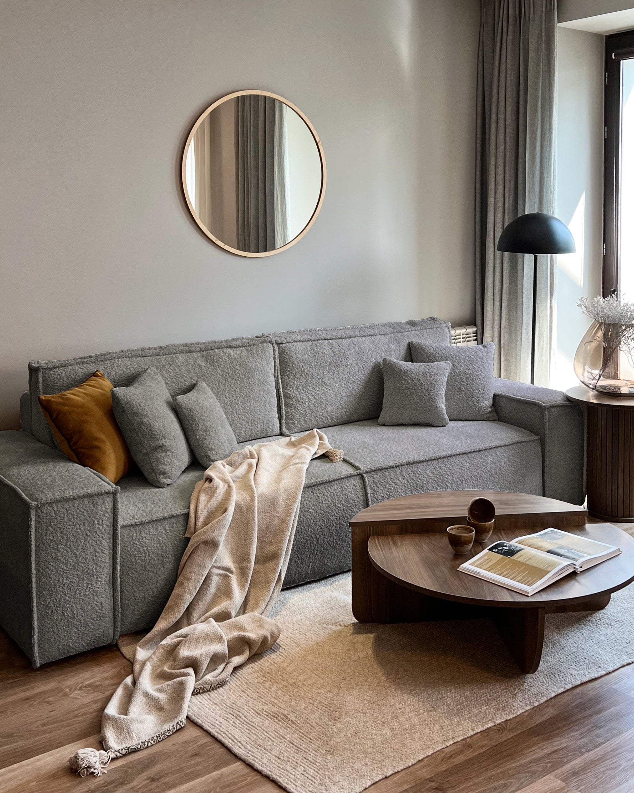 Dreisitziges ausklappbares Sofa Farese mit Stauraum, grau Bouclé