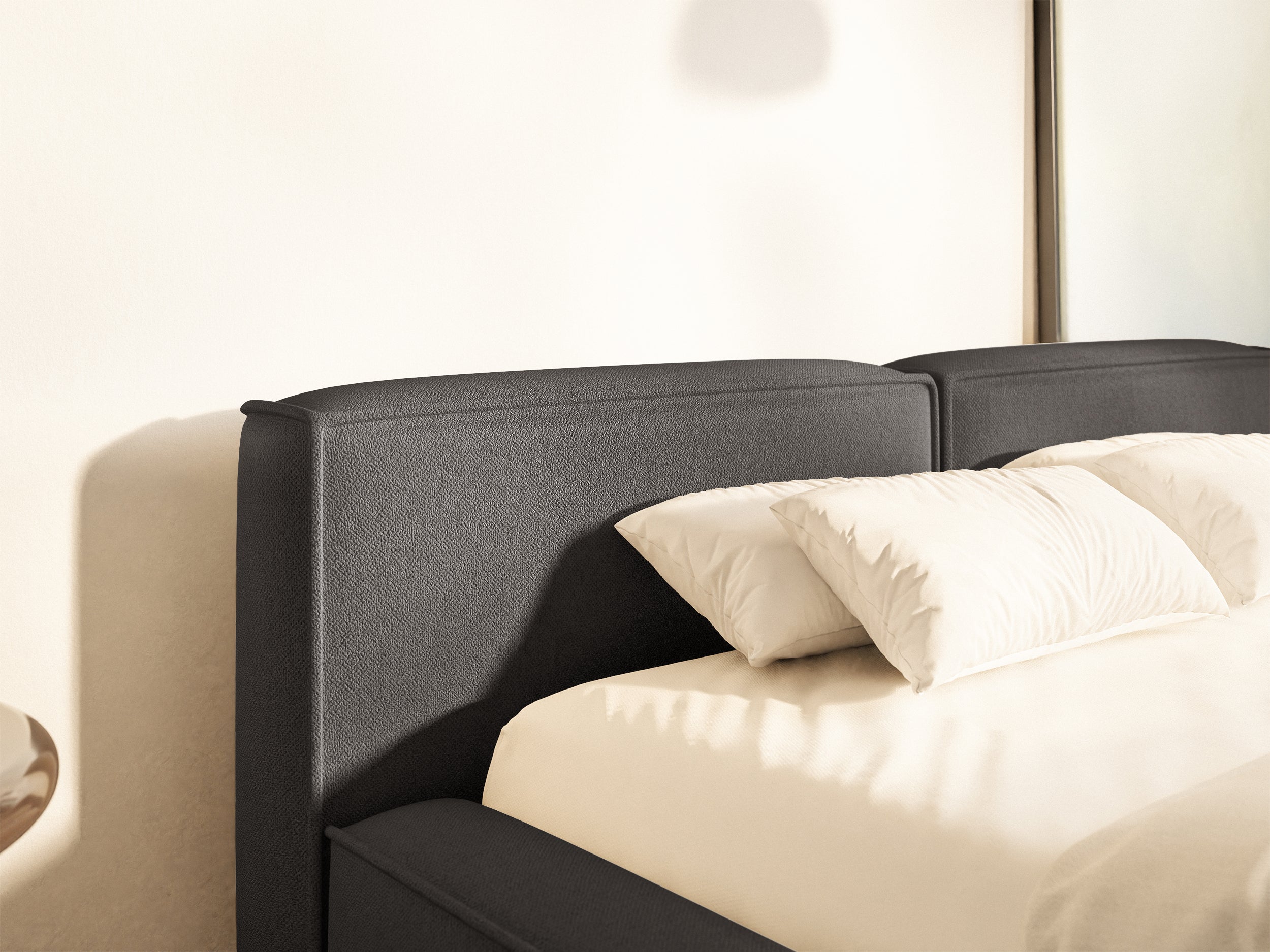 Polsterbett 200x200 cm Tilves Slim Low mit Stauraum, Metallrahmen, graphitfarbener Chenille-Bezug