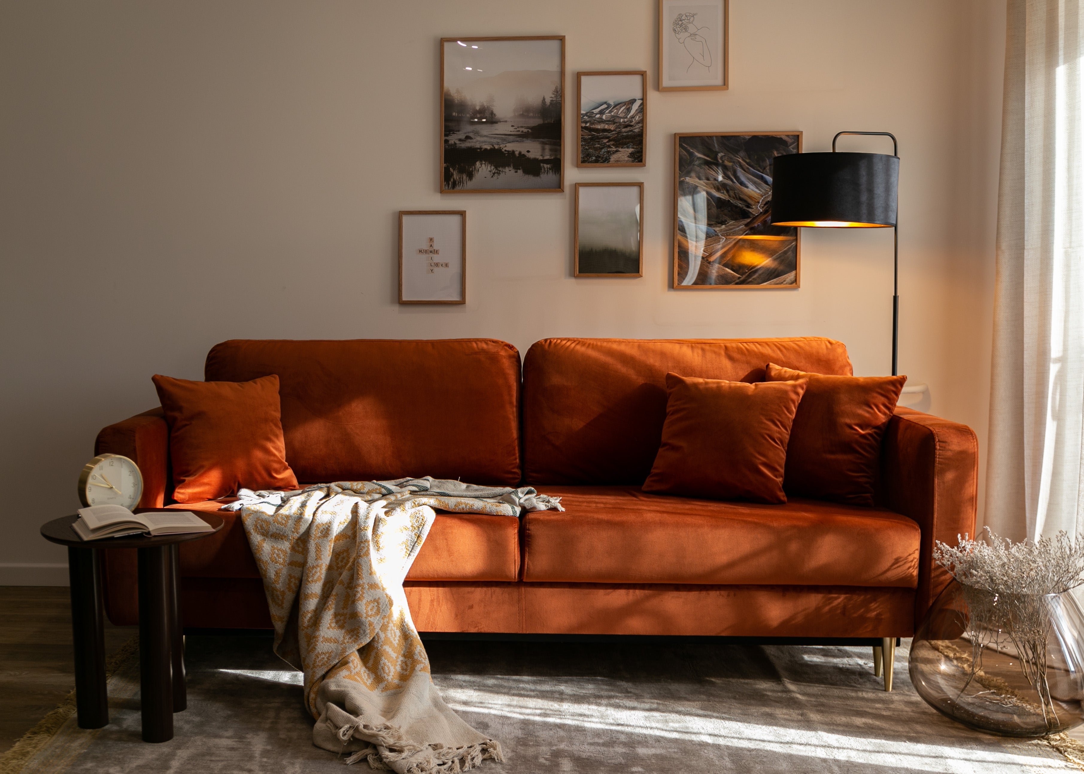 Dreisitziges ausklappbares Sofa Valico in kupferfarbenem Samt, wasserabweisend