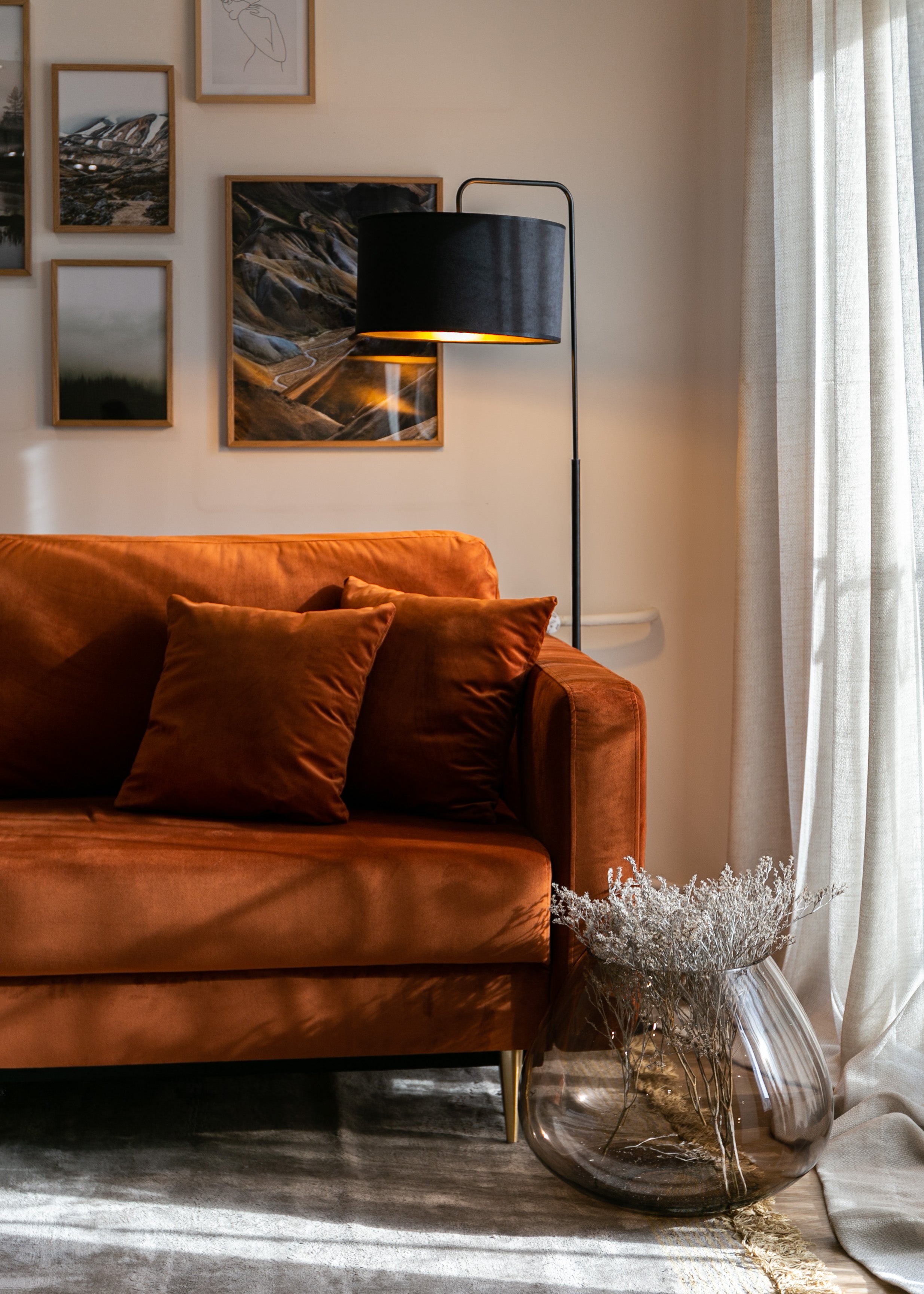 Dreisitziges ausklappbares Sofa Valico in kupferfarbenem Samt, wasserabweisend