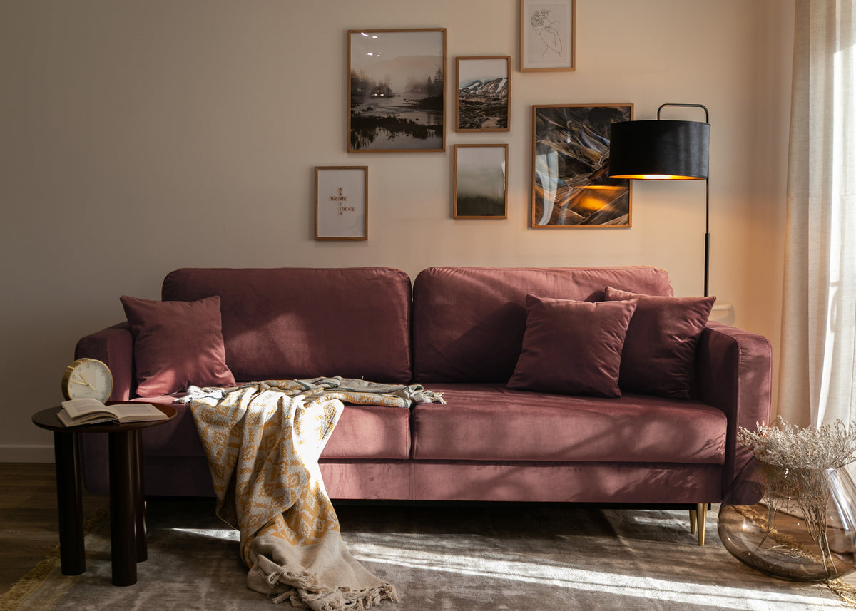 Dreisitziges ausklappbares Sofa Valico, rosa Samt, wasserabweisend – Selsey EU