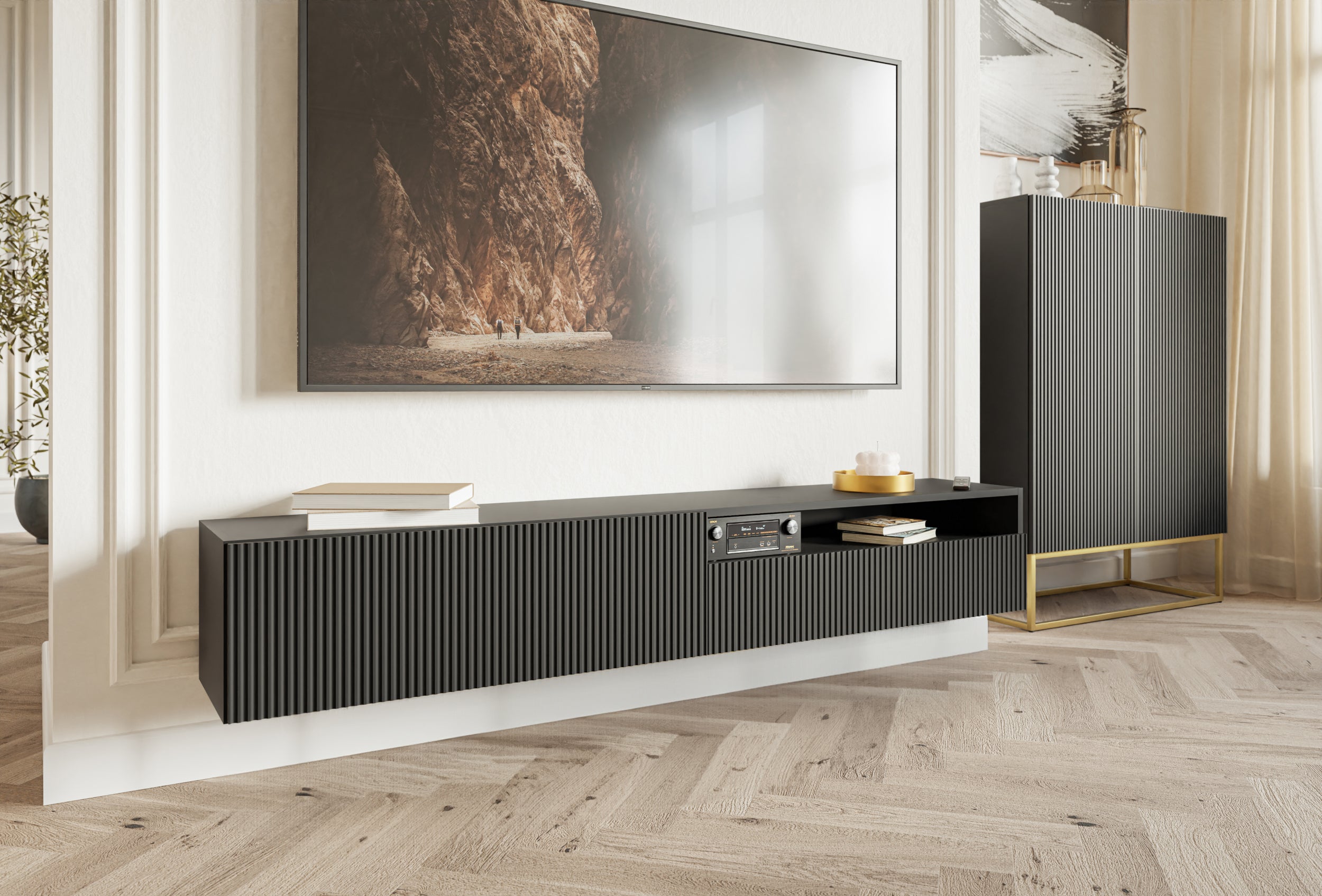 TV-Schrank Veldio mit gefräster Front und Nische, 175 cm, schwarze Wandmontage