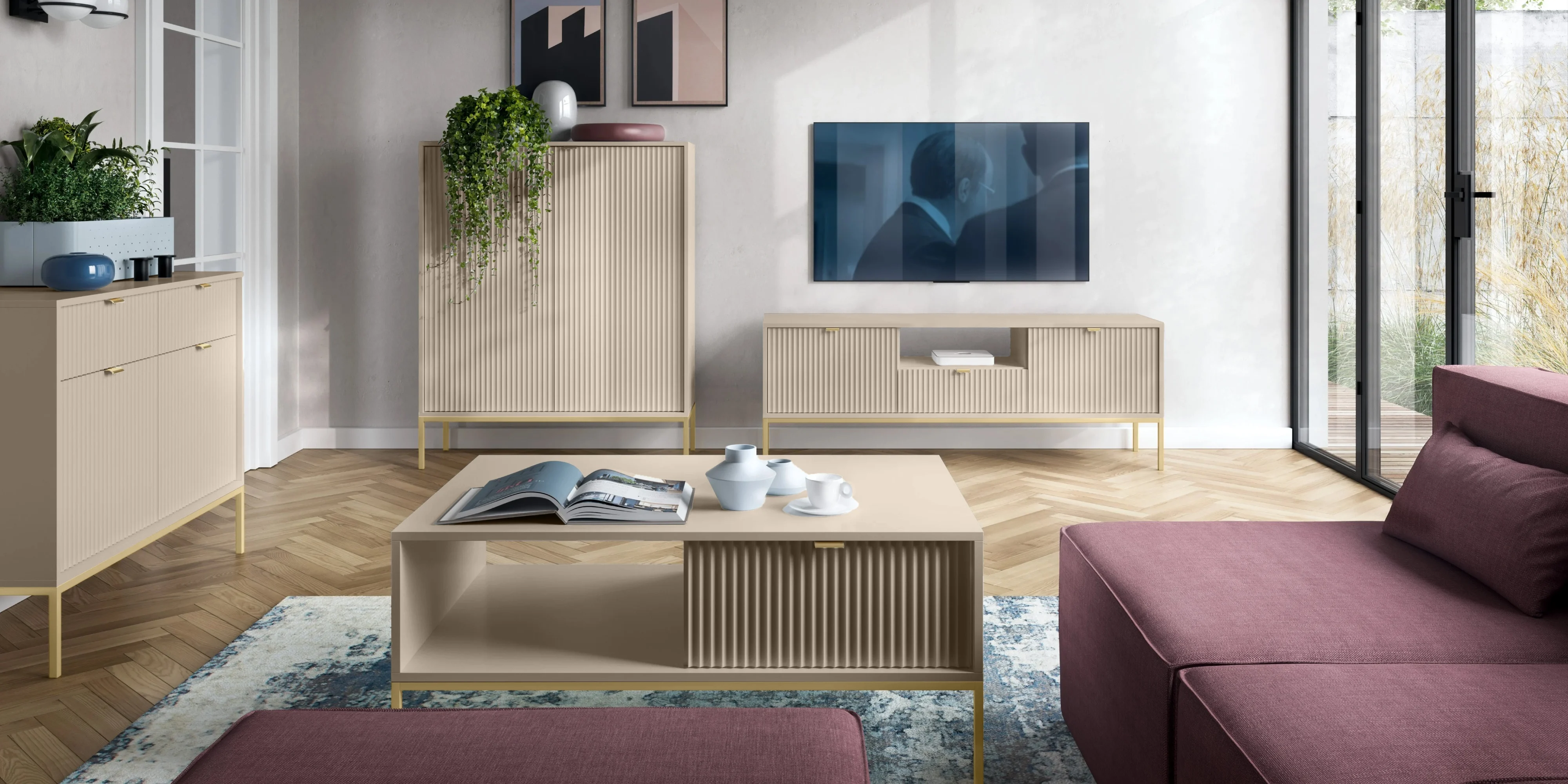 Hohe Kommode Vellore in Beige mit gerillten Fronten und goldenem Gestell