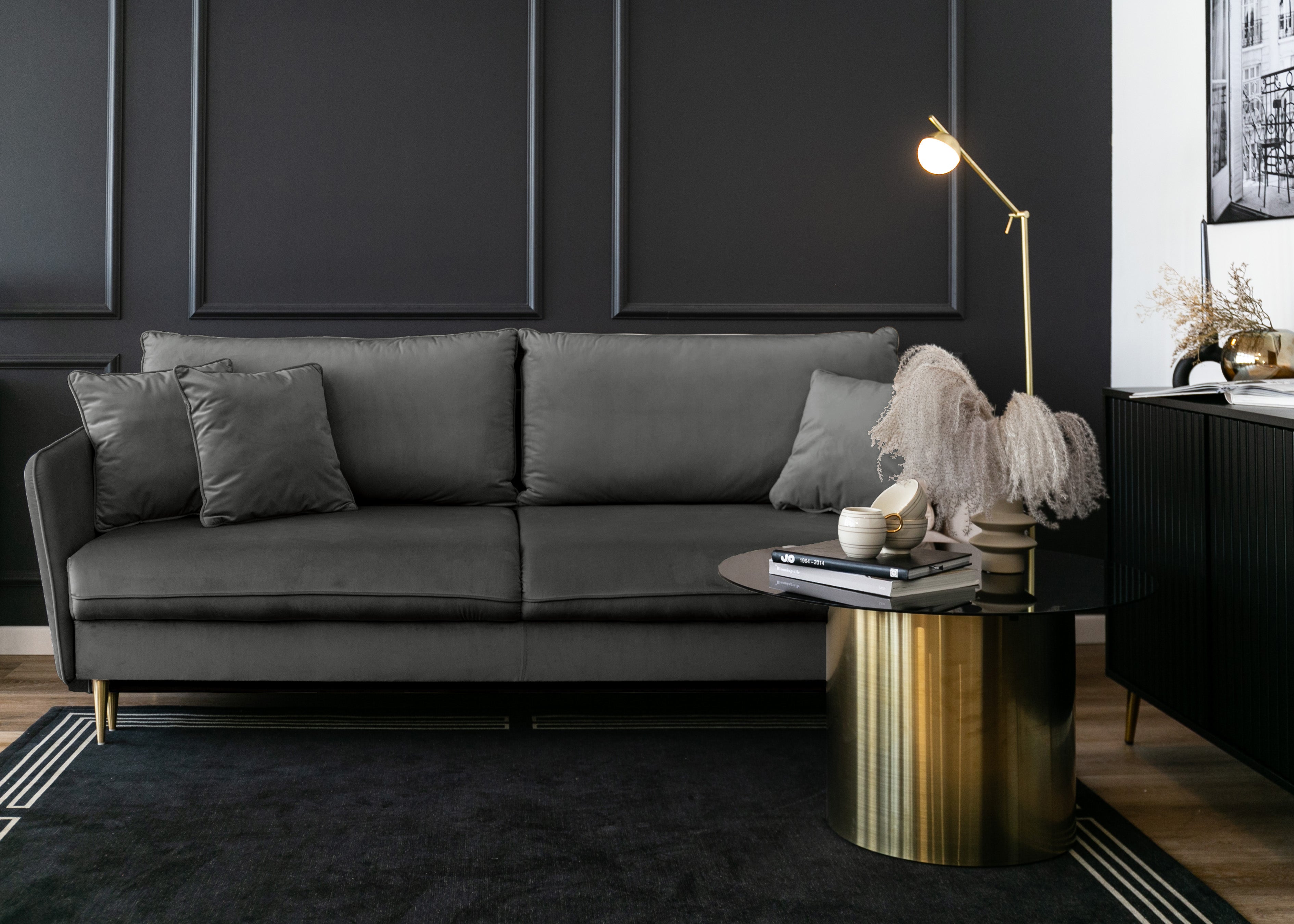 Dreisitziges ausklappbares Sofa Volio, grau, samt, wasserabweisend, goldene Beine