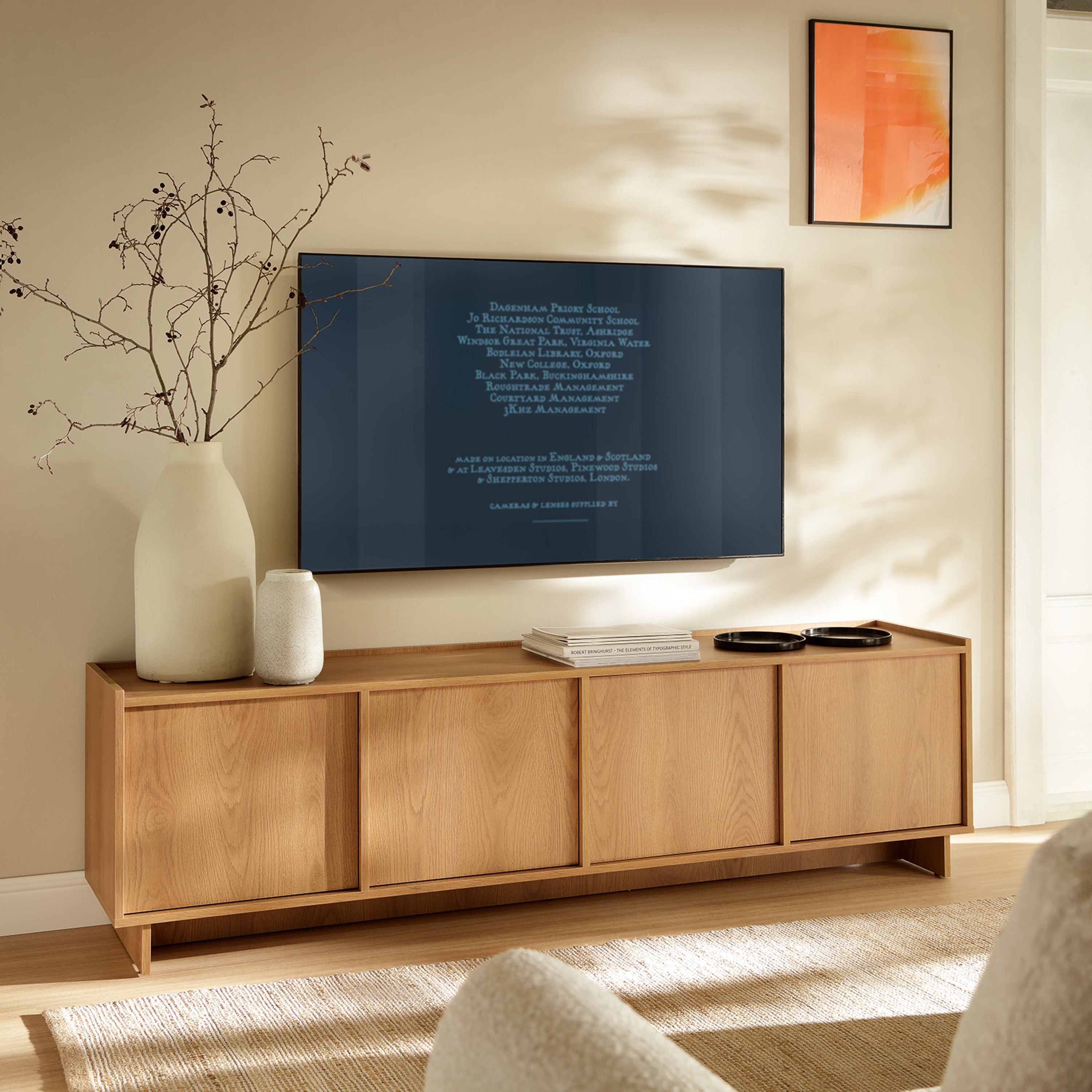 Vierflügeliger TV-Schrank Yasumi 195 cm Karamelleiche