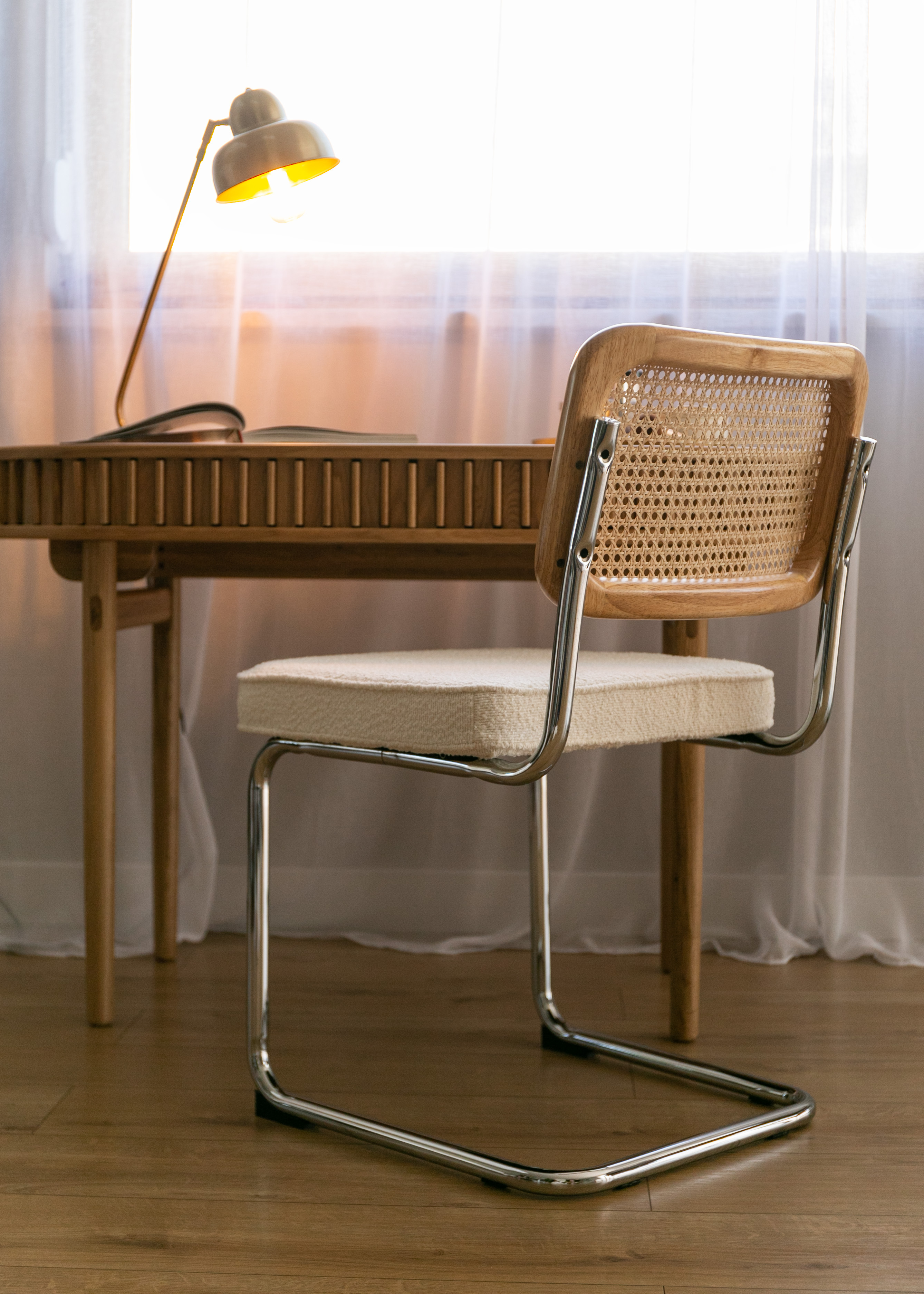 Schreibtisch Yoffers 120x60 cm Lamellen Eiche natur