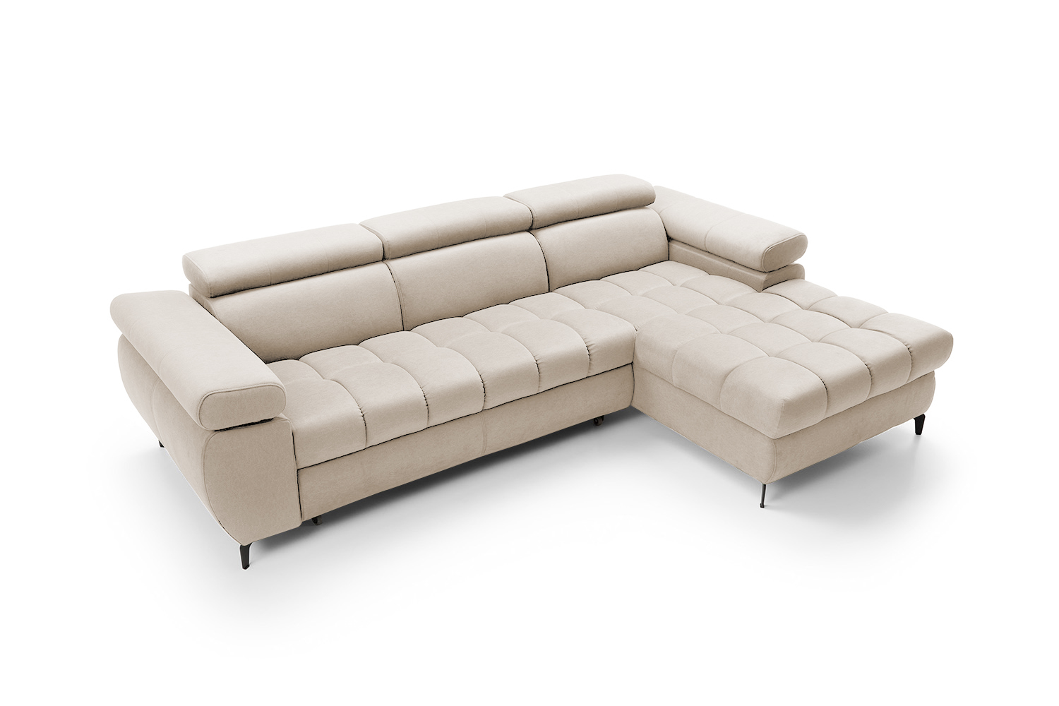 Ecksofa mit Schlaffunktion Pernes L-förmig mit verstellbaren Kopfstützen und Armlehnen sowie einem Stauraum, beige Velours, pflegeleicht, rechtsseitig.